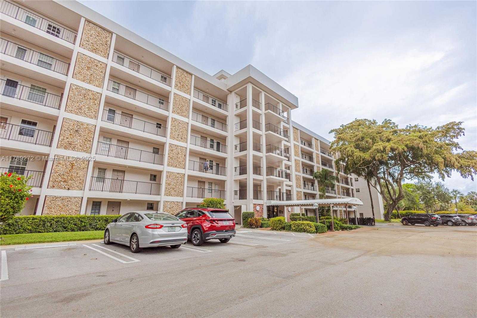 Small Image of 2751 NORTH PALM AIRE DR #310, Pompano Beach Number 67