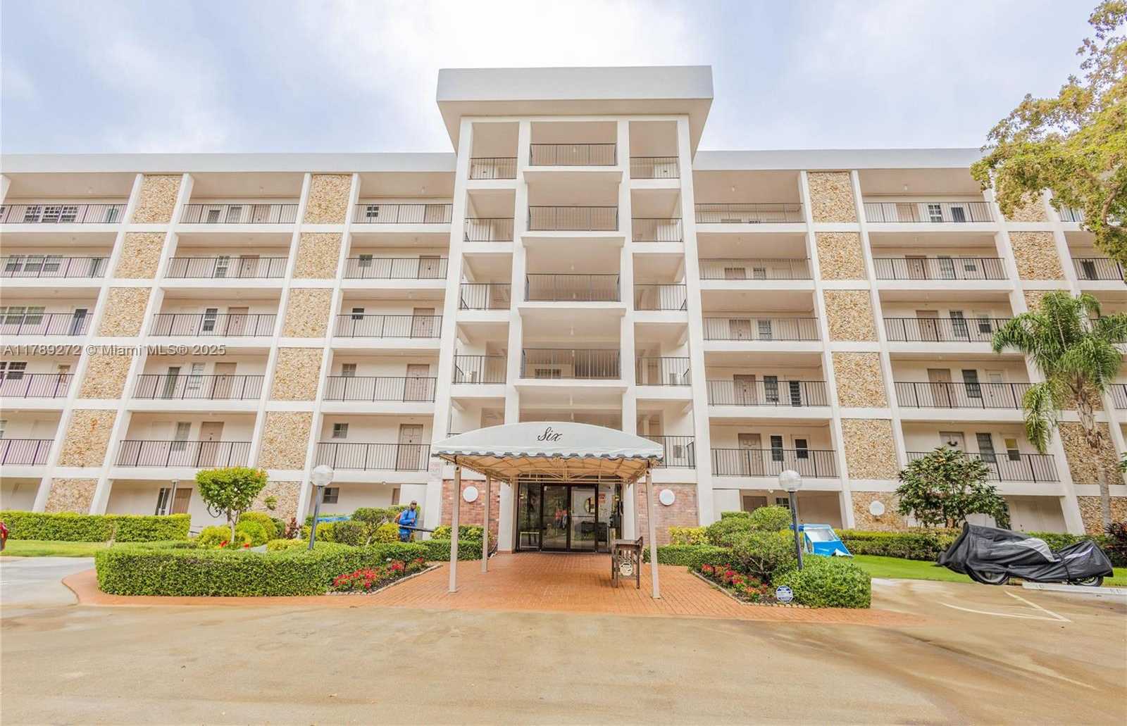 Small Image of 2751 NORTH PALM AIRE DR #310, Pompano Beach Number 70