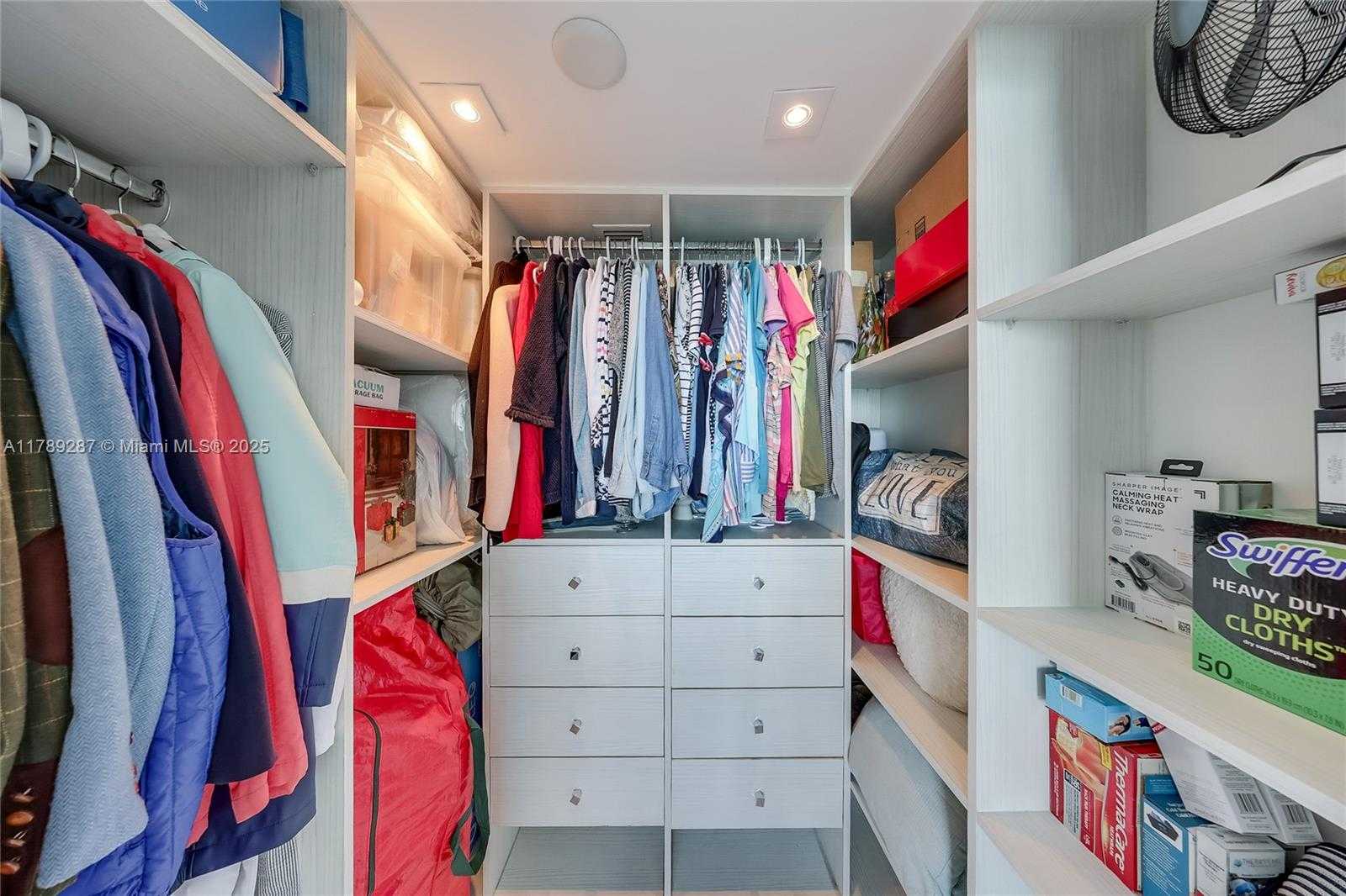 Small Image of 1155 BRICKELL BAY DR #1210, Miami Number 10