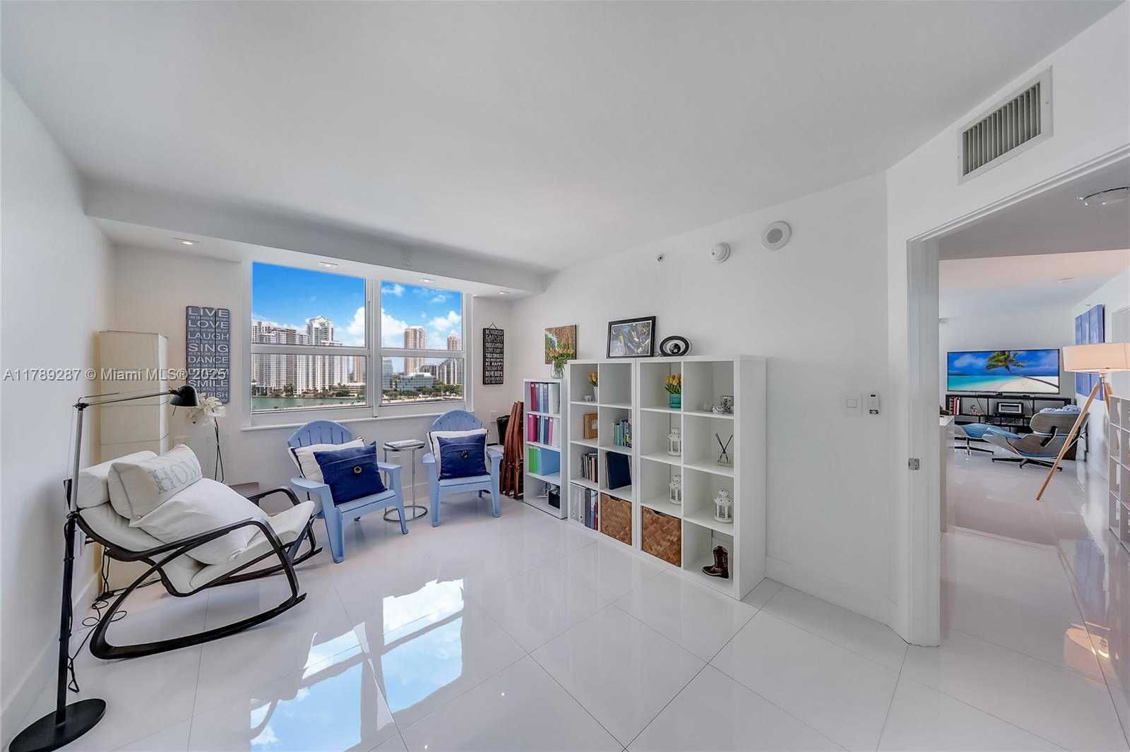 Small Image of 1155 BRICKELL BAY DR #1210, Miami Number 11