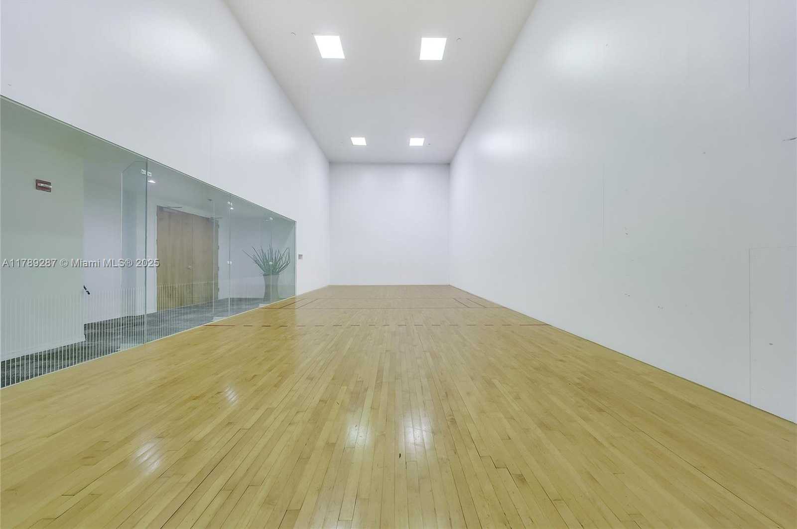 Small Image of 1155 BRICKELL BAY DR #1210, Miami Number 16
