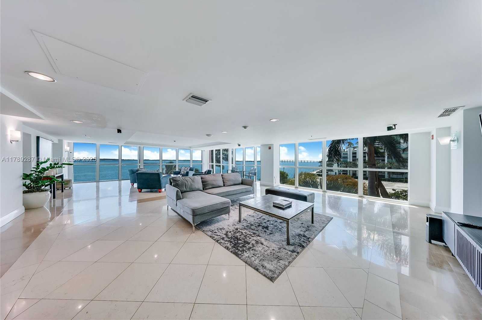 Small Image of 1155 BRICKELL BAY DR #1210, Miami Number 3