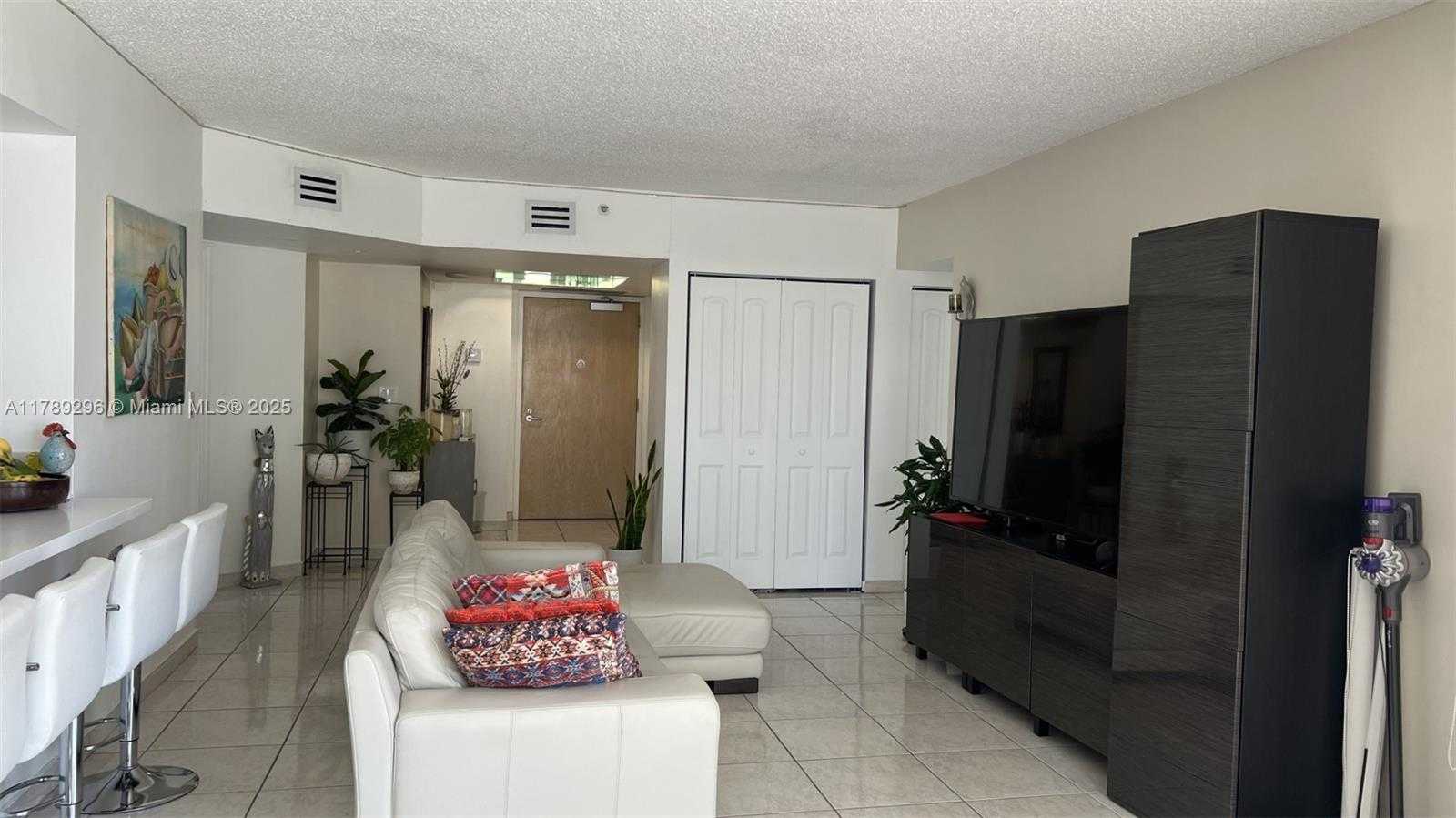 Small Image of 16485 EAST COLLINS AVE #338, Sunny Isles Beach Number 3