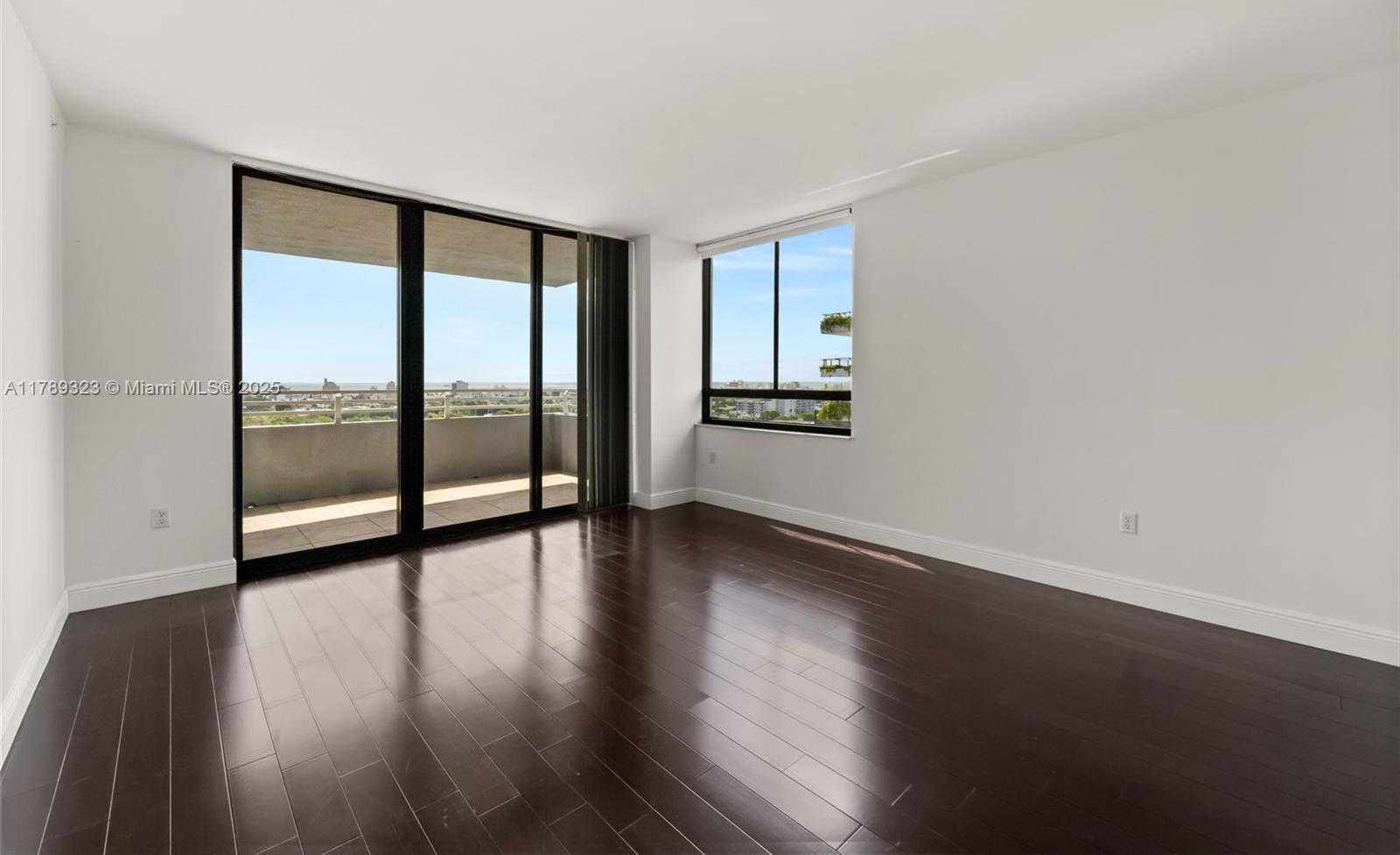 Small Image of 1330 WEST AVE #1614, Miami Beach Number 2