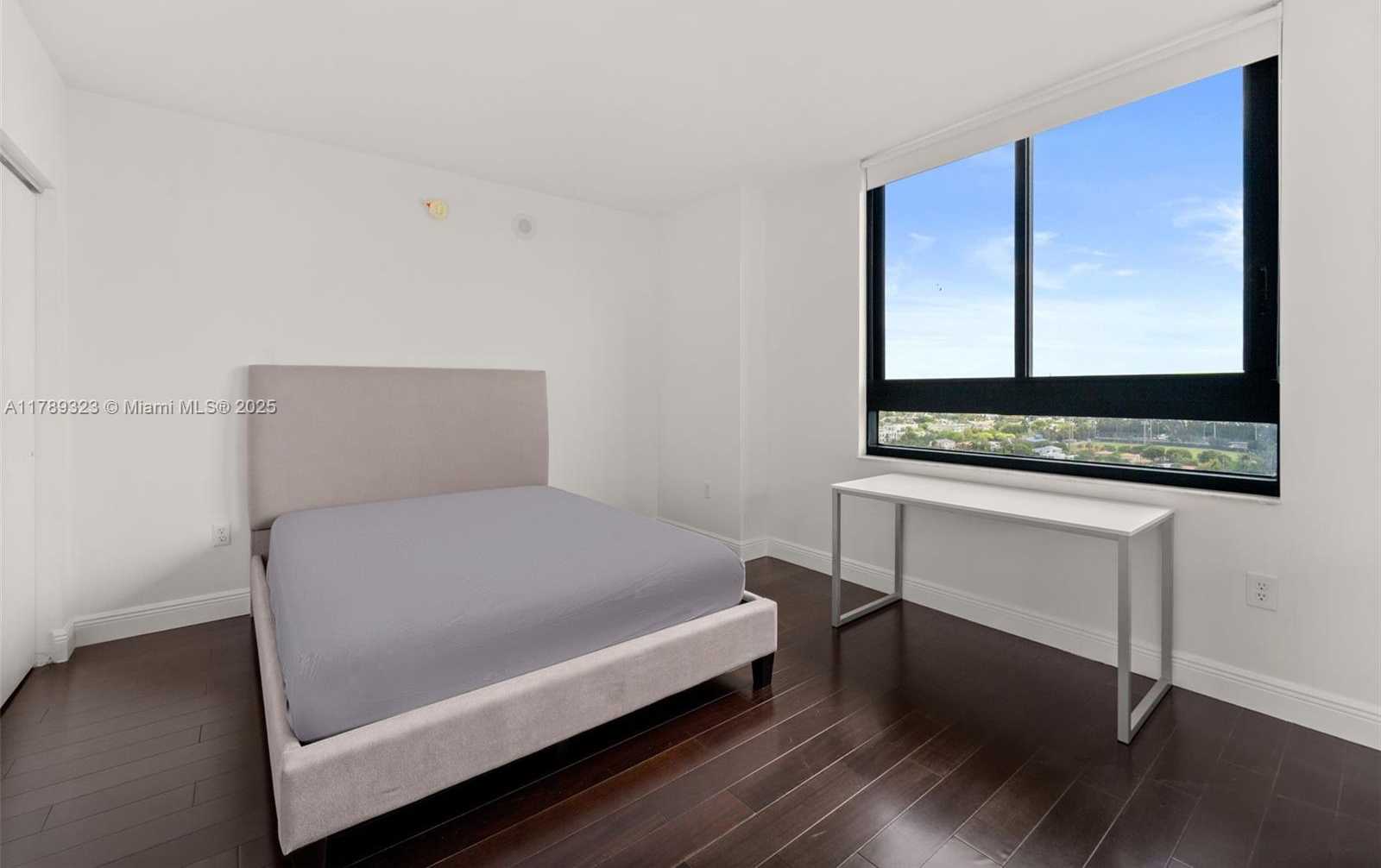 Small Image of 1330 WEST AVE #1614, Miami Beach Number 8
