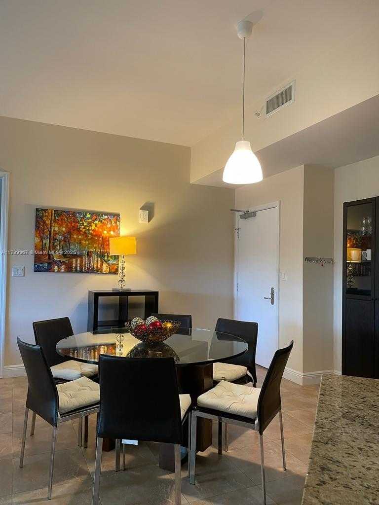 Small Image of 20000 EAST COUNTRY CLUB DR #405, Aventura Number 3