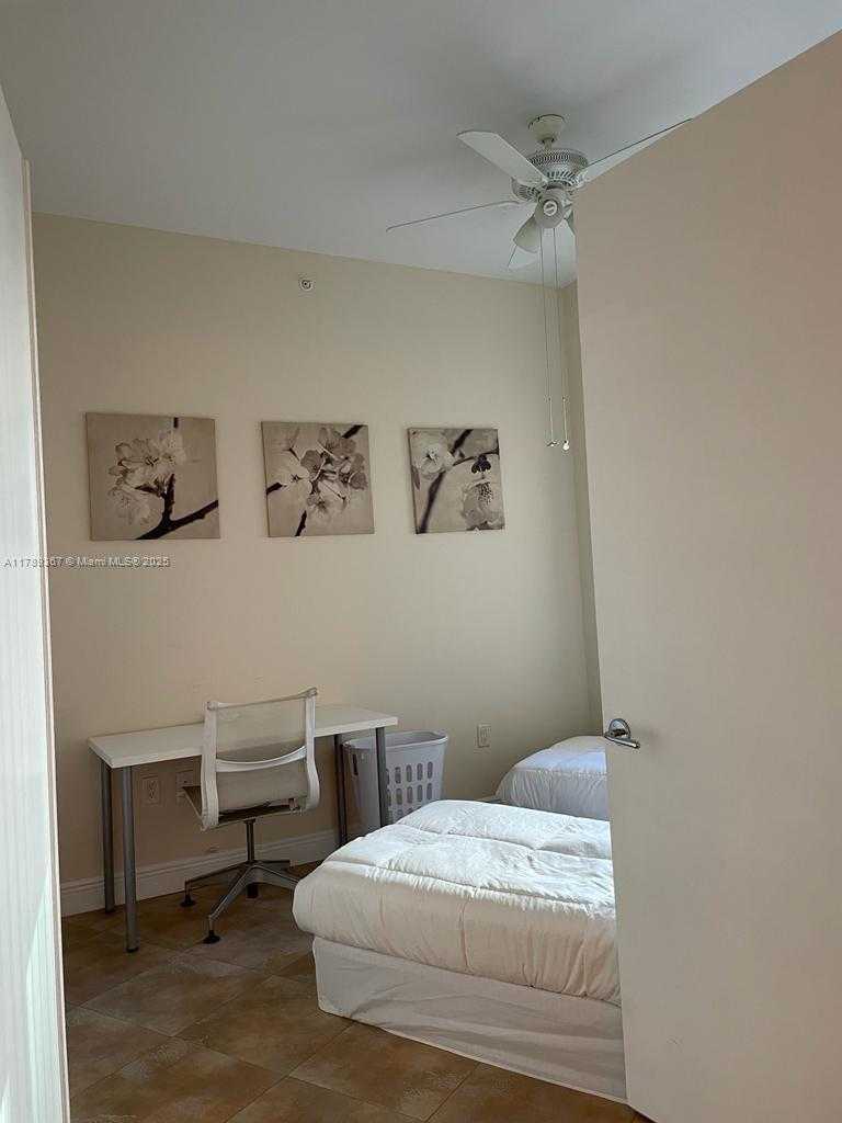 Small Image of 20000 EAST COUNTRY CLUB DR #405, Aventura Number 6