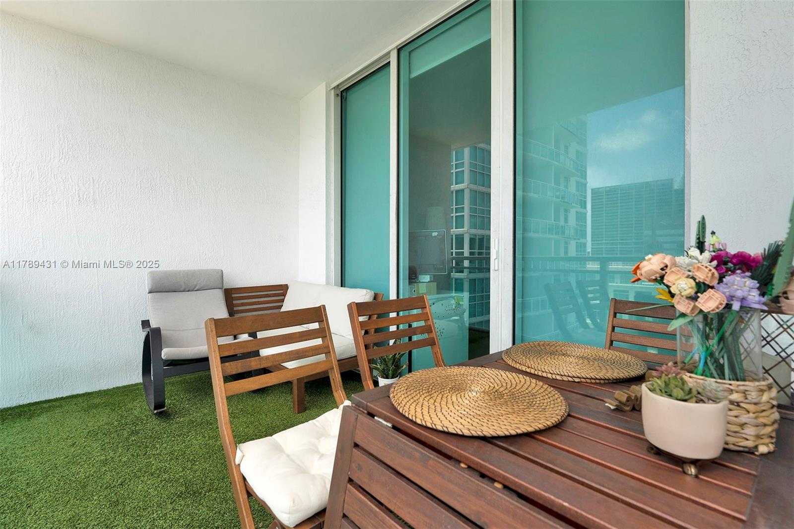 Small Image of 951 BRICKELL AVE #3801, Miami Number 17