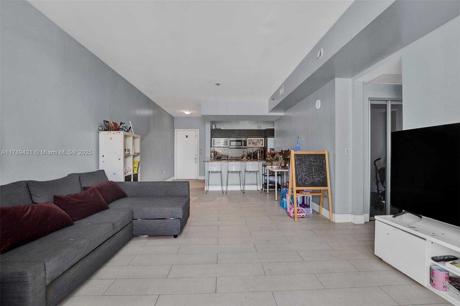 Small Image of 951 BRICKELL AVE #3801, Miami Number 2