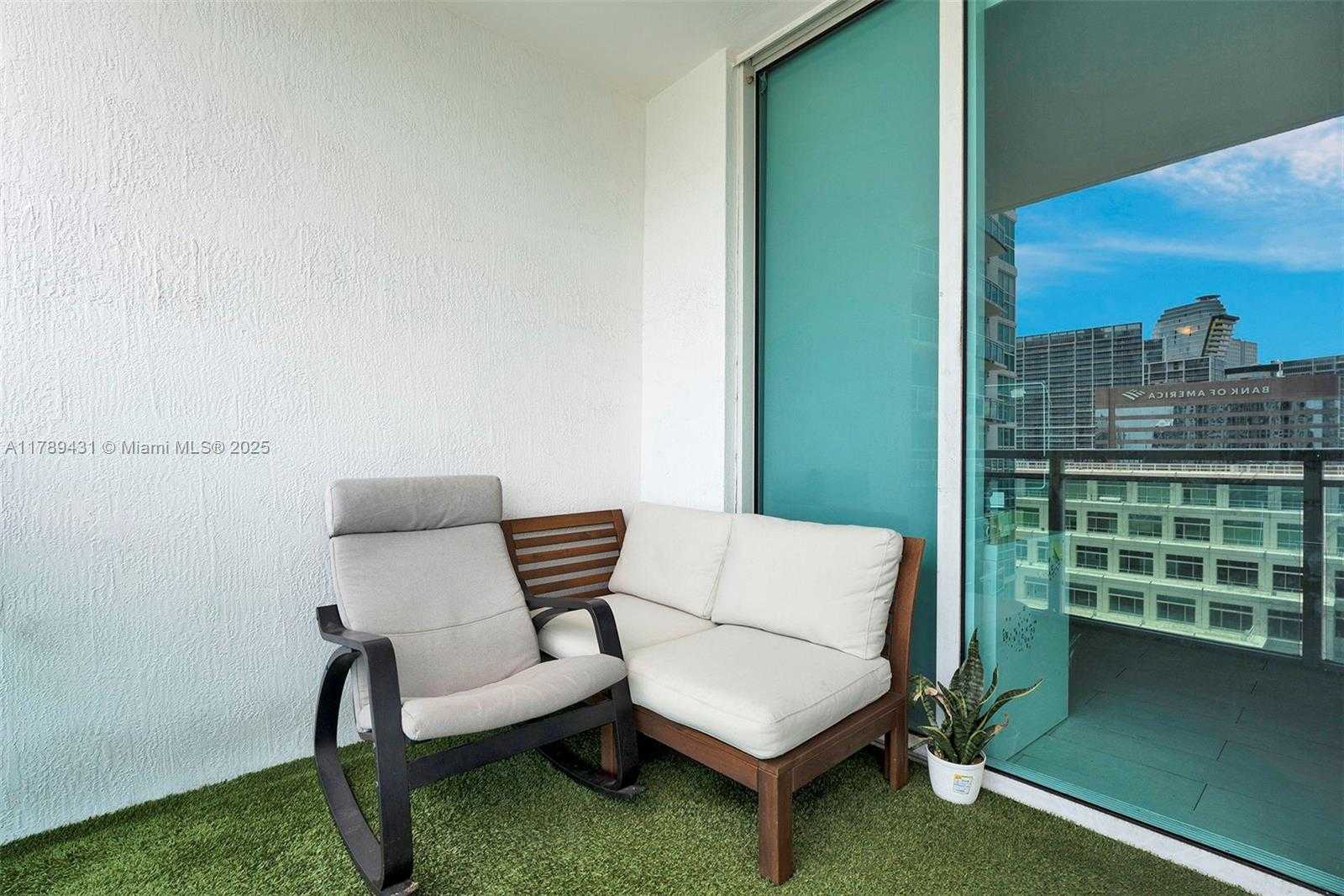 Small Image of 951 BRICKELL AVE #3801, Miami Number 20