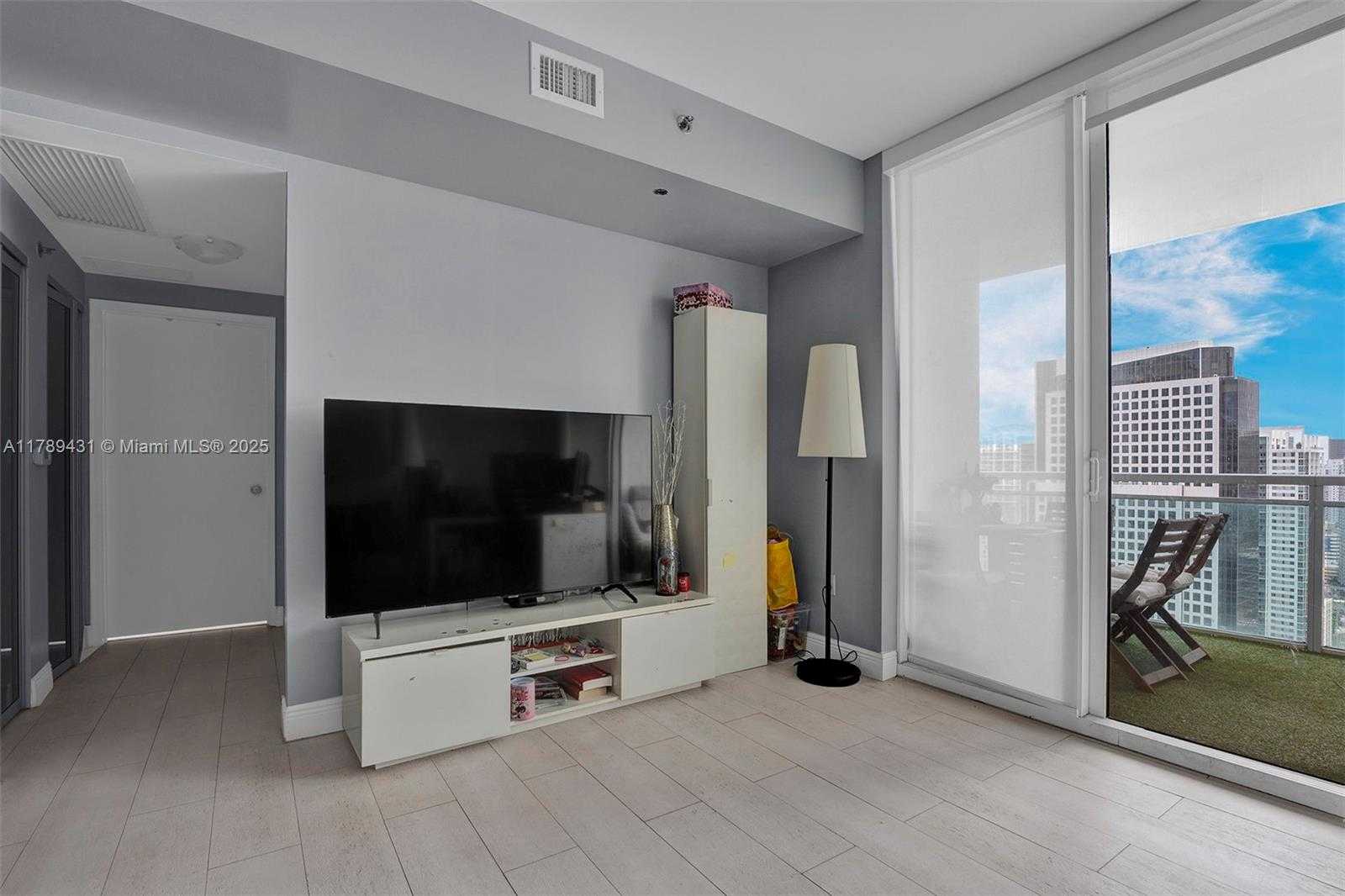 Small Image of 951 BRICKELL AVE #3801, Miami Number 5