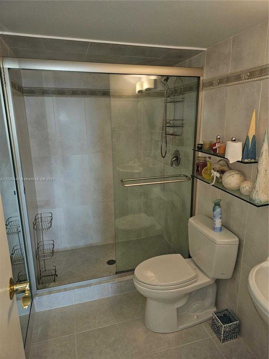 Small Image of 2049 SOUTH OCEAN DR #PH1, Hallandale Beach Number 23