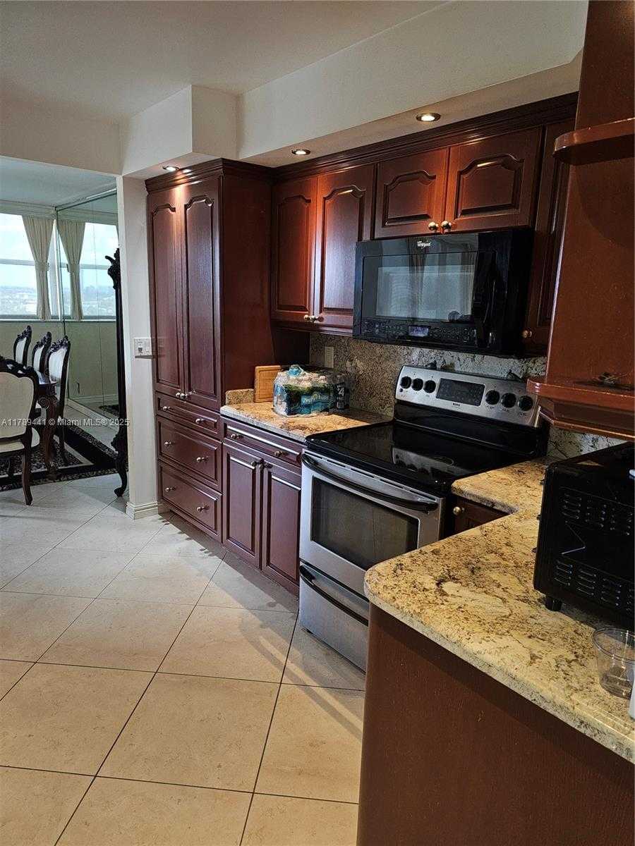Small Image of 2049 SOUTH OCEAN DR #PH1, Hallandale Beach Number 9