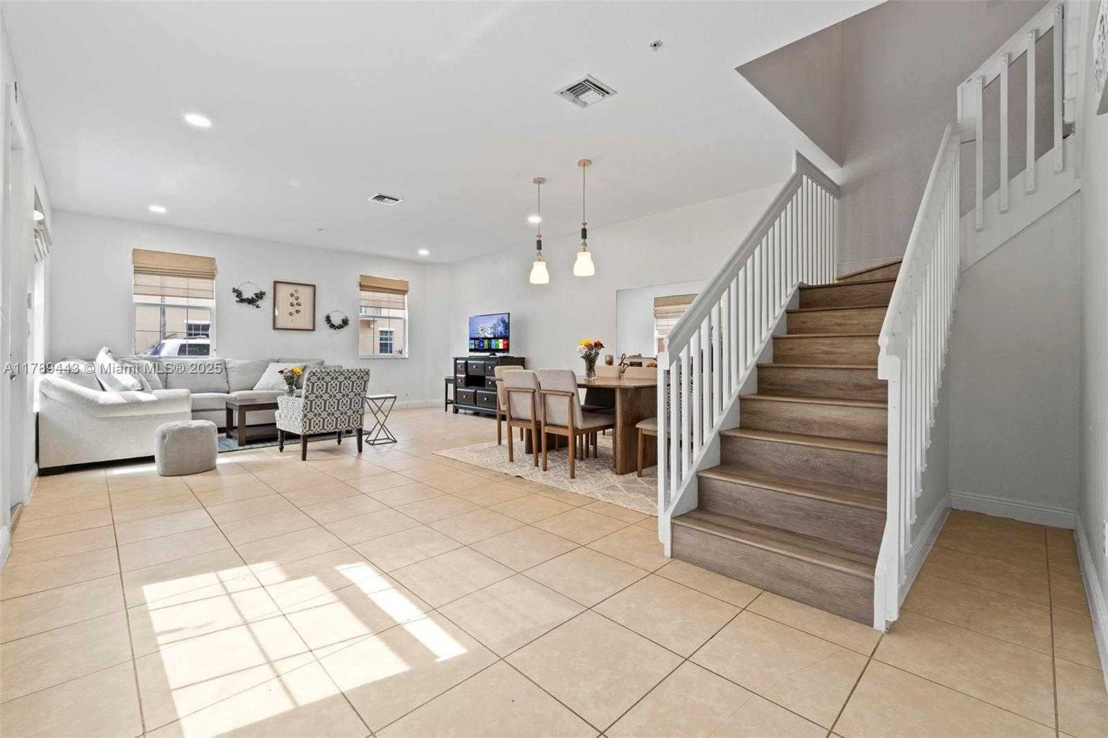 Small Image of 14637 SOUTH WEST 15TH ST, Pembroke Pines Number 12