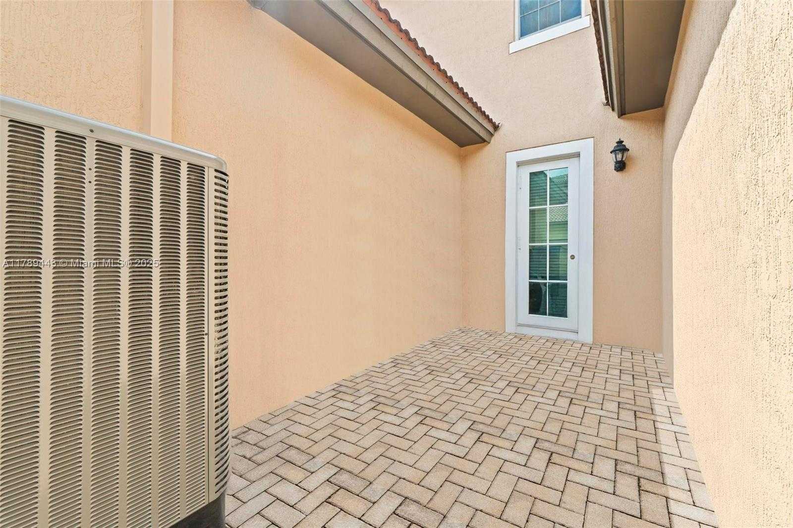 Small Image of 14637 SOUTH WEST 15TH ST, Pembroke Pines Number 19