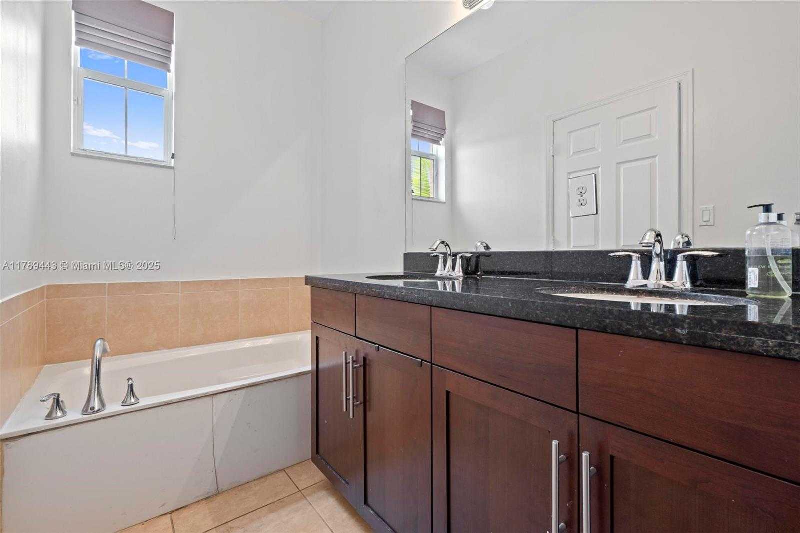 Small Image of 14637 SOUTH WEST 15TH ST, Pembroke Pines Number 30