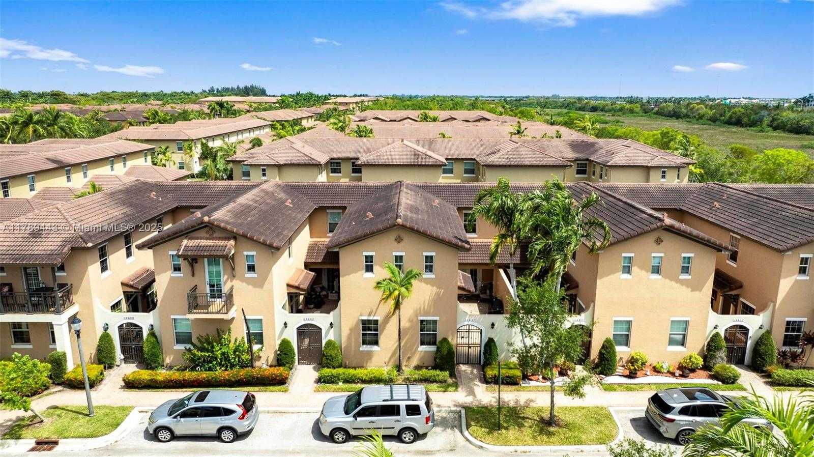 Small Image of 14637 SOUTH WEST 15TH ST, Pembroke Pines Number 39