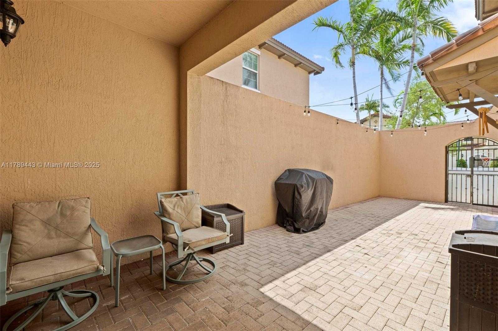 Small Image of 14637 SOUTH WEST 15TH ST, Pembroke Pines Number 4