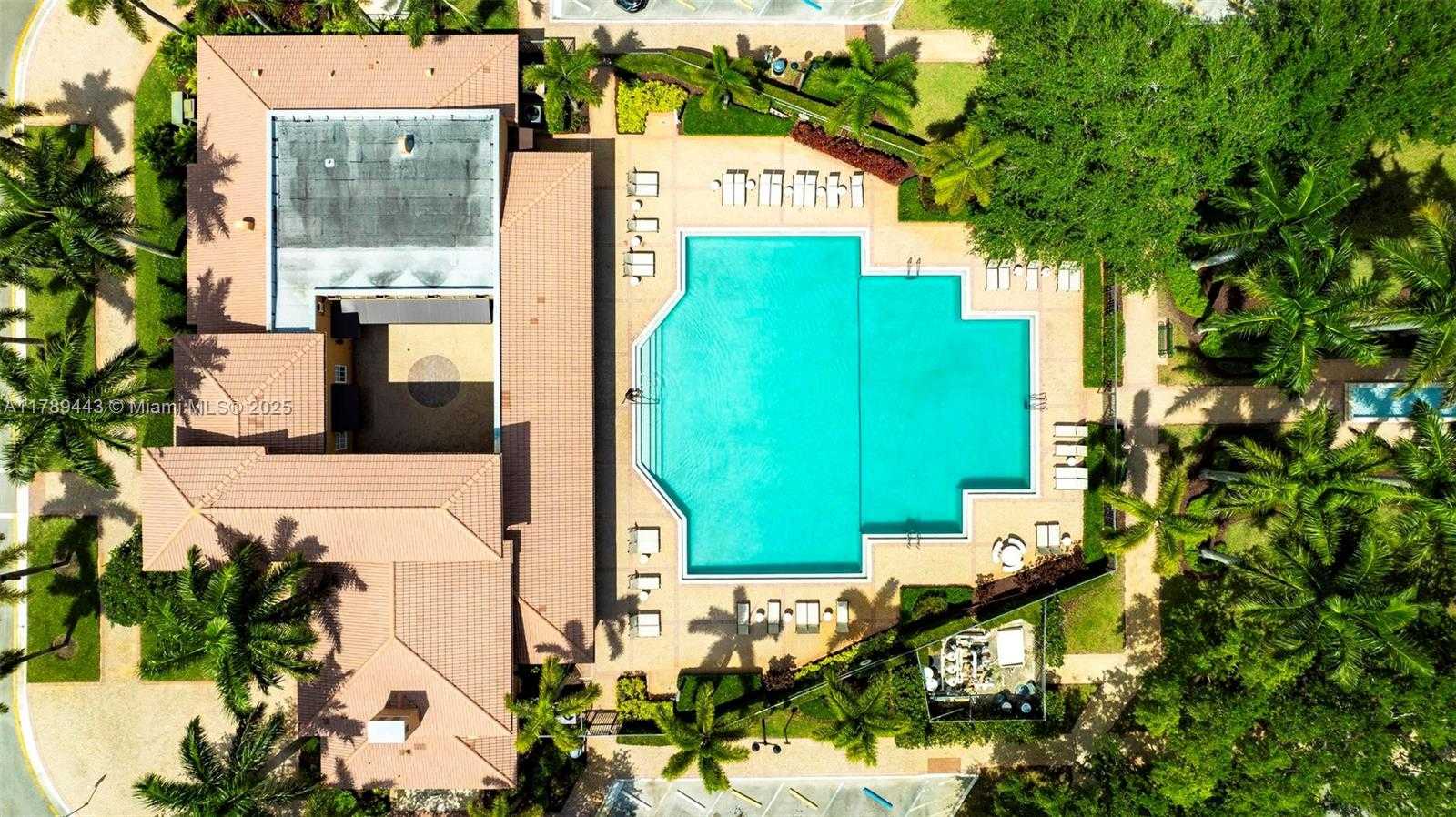 Small Image of 14637 SOUTH WEST 15TH ST, Pembroke Pines Number 47