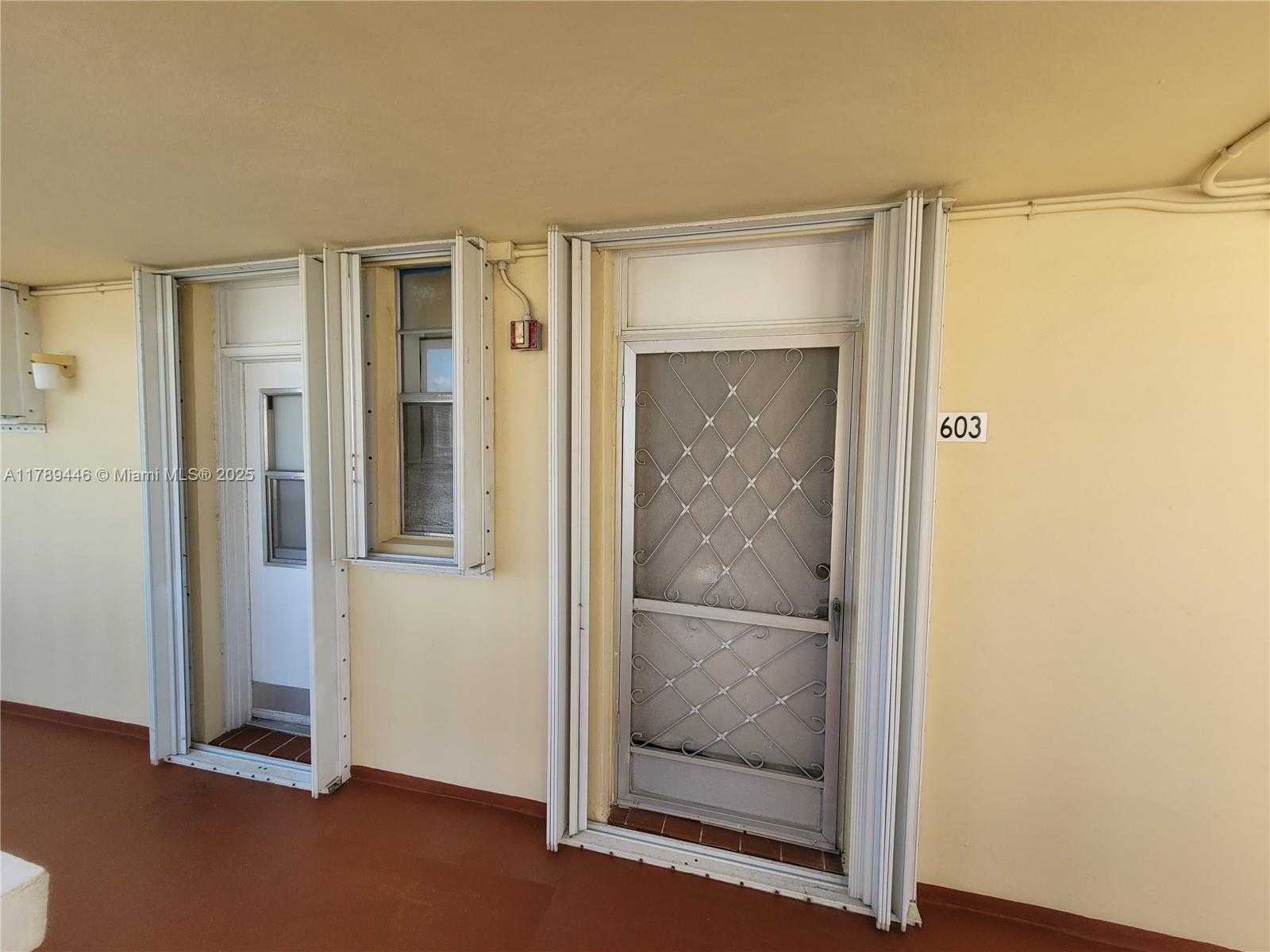 Small Image of 2930 POINT EAST DR #E603, Aventura Number 12