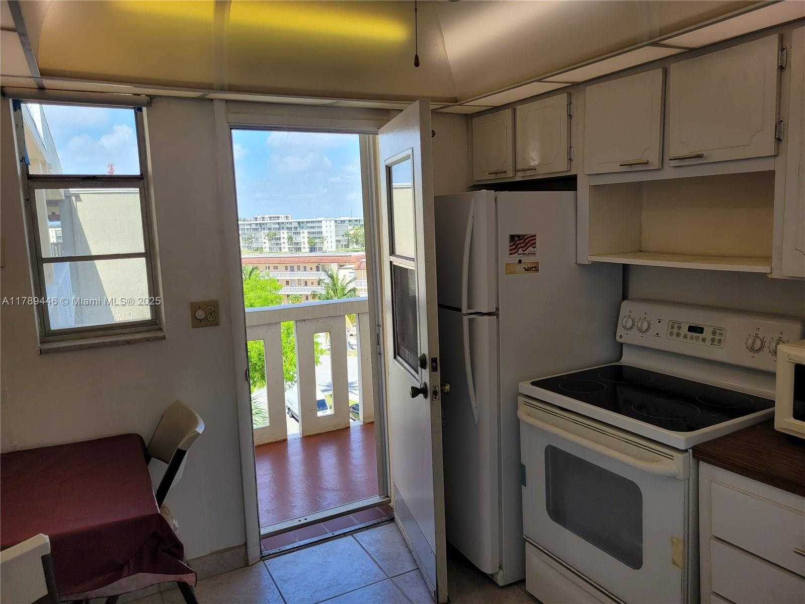 Small Image of 2930 POINT EAST DR #E603, Aventura Number 16