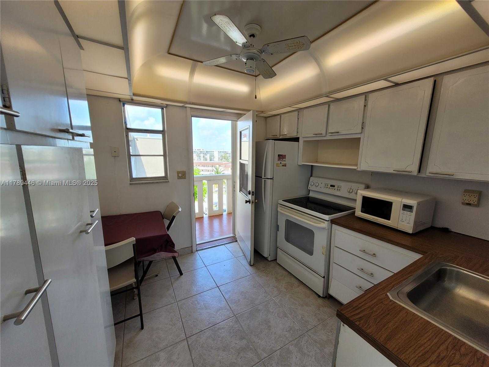 Small Image of 2930 POINT EAST DR #E603, Aventura Number 17