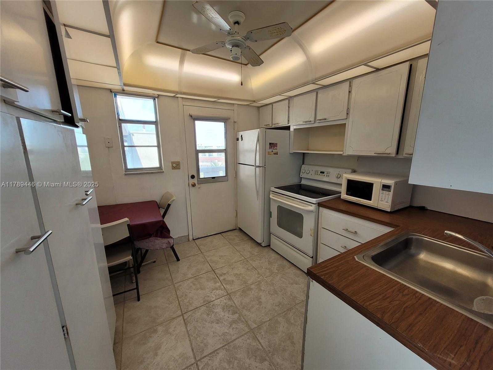 Small Image of 2930 POINT EAST DR #E603, Aventura Number 21