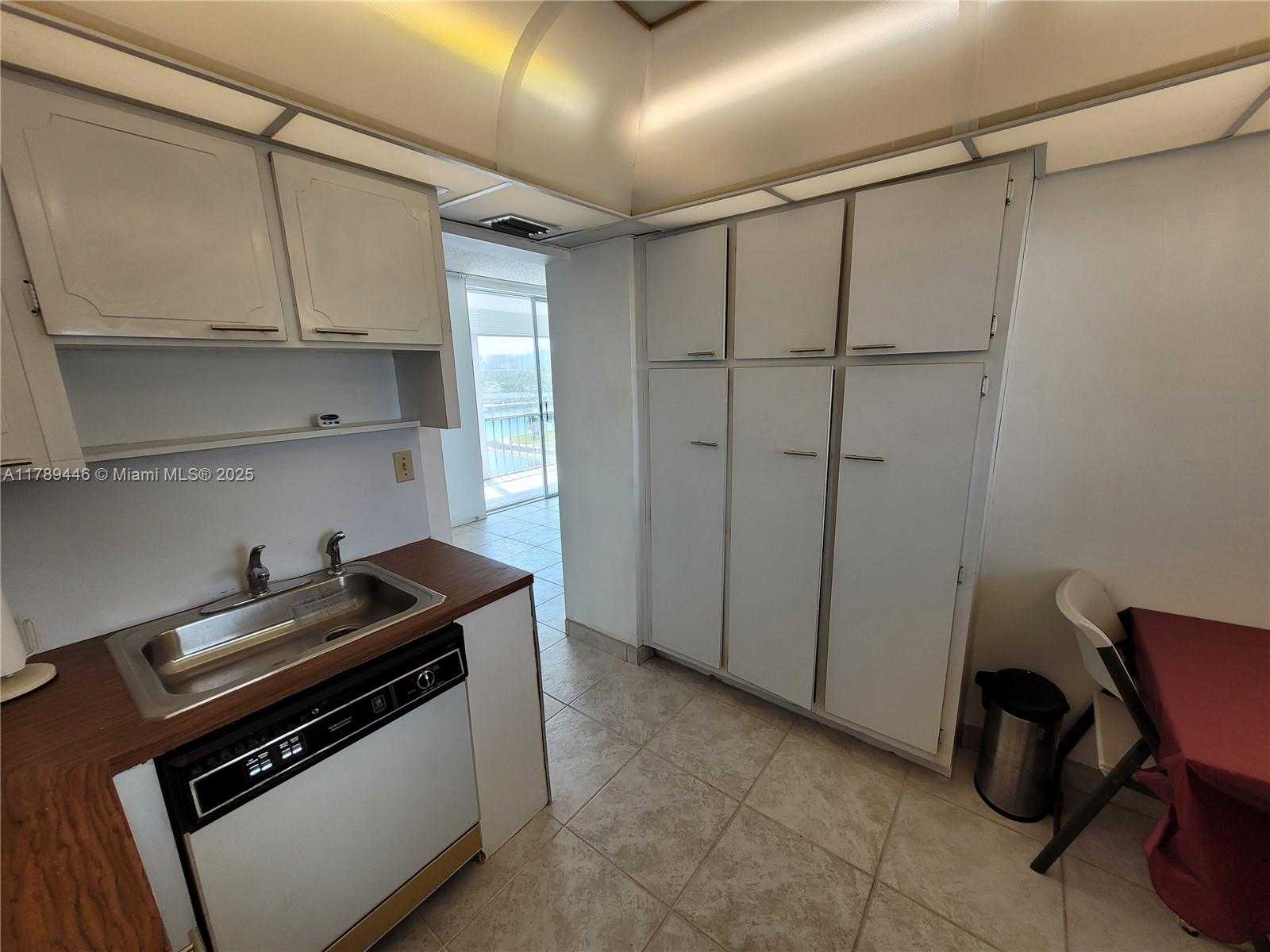 Small Image of 2930 POINT EAST DR #E603, Aventura Number 22