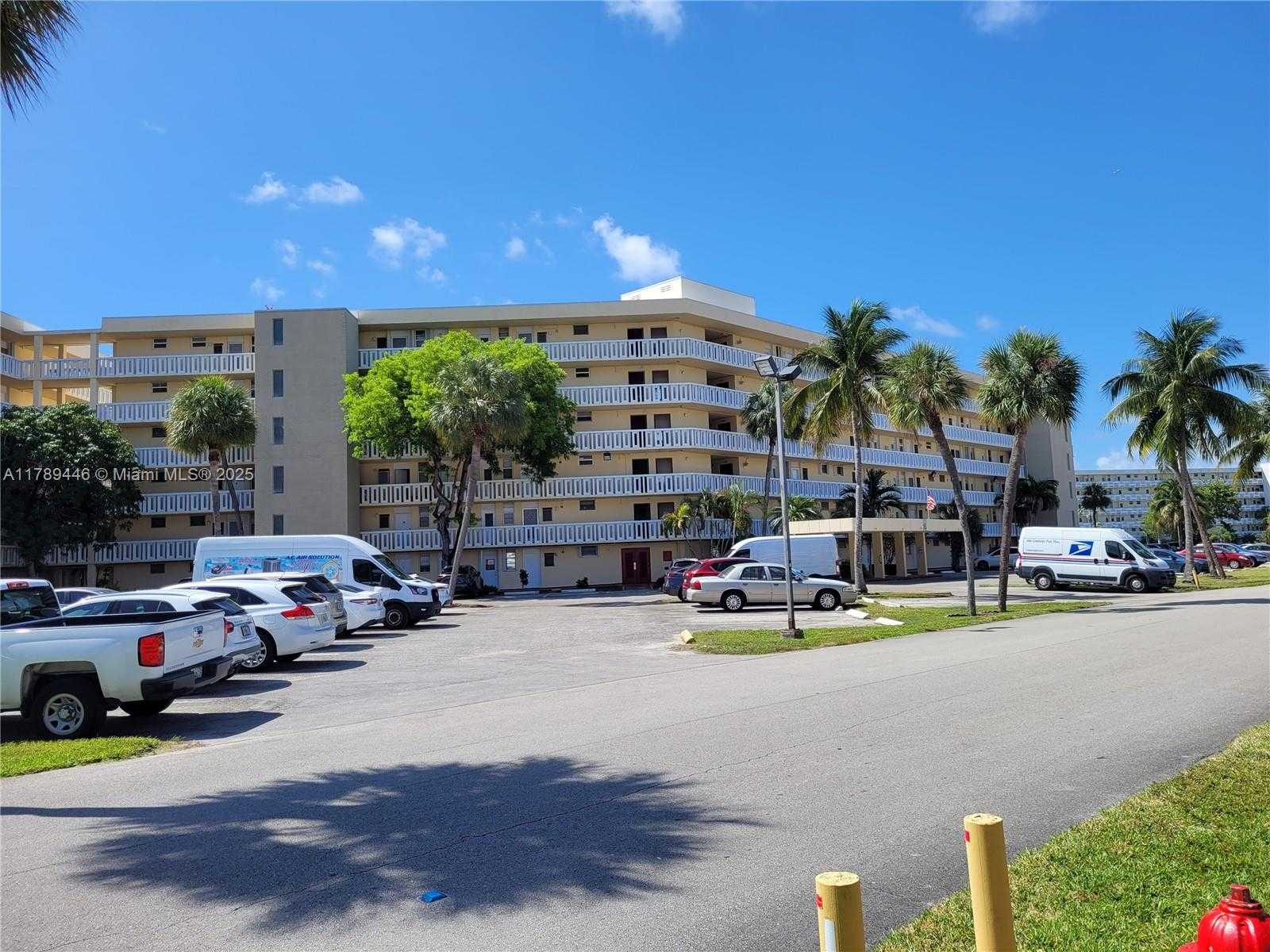 Small Image of 2930 POINT EAST DR #E603, Aventura Number 3