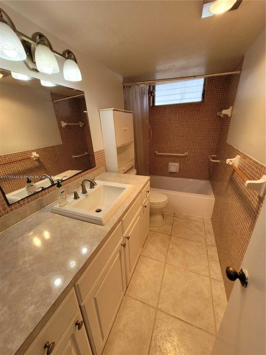 Small Image of 2930 POINT EAST DR #E603, Aventura Number 35