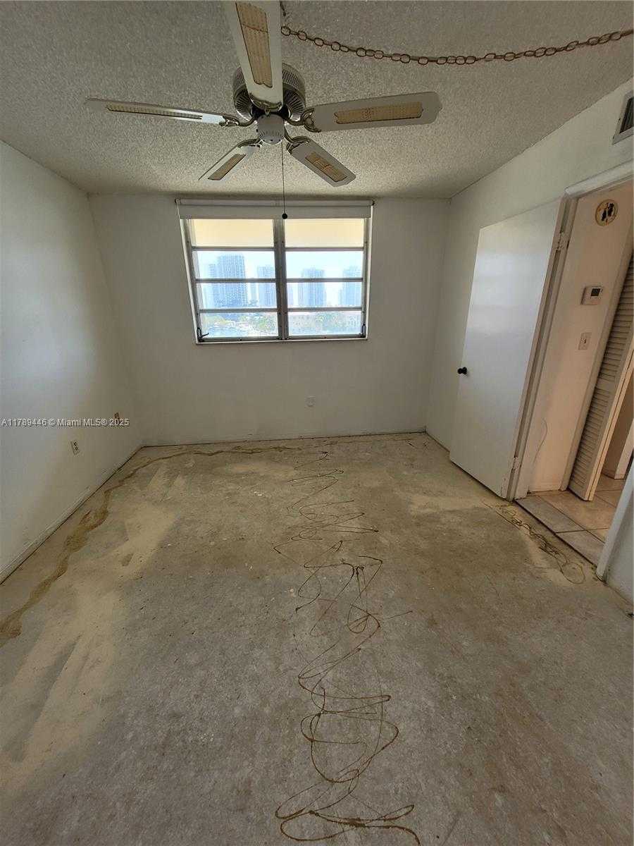 Small Image of 2930 POINT EAST DR #E603, Aventura Number 45