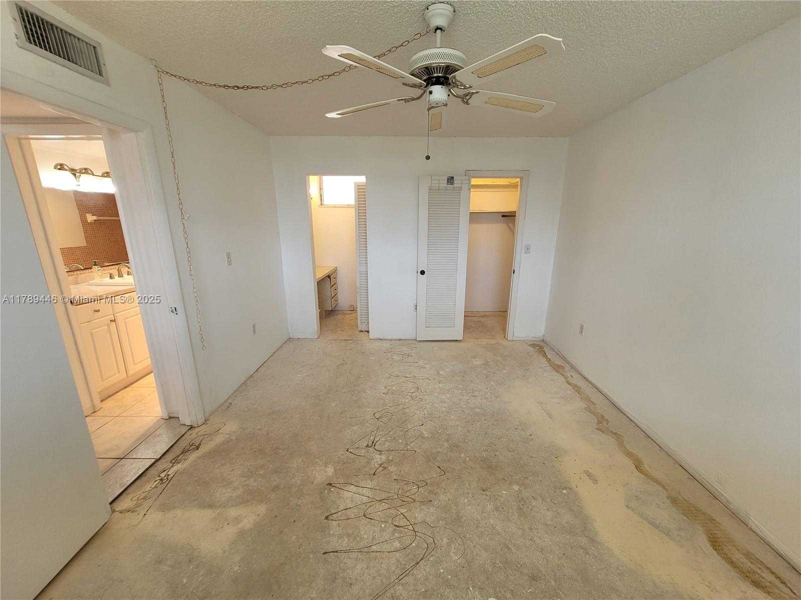 Small Image of 2930 POINT EAST DR #E603, Aventura Number 49