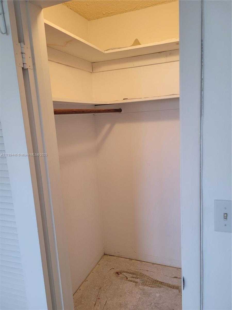 Small Image of 2930 POINT EAST DR #E603, Aventura Number 51