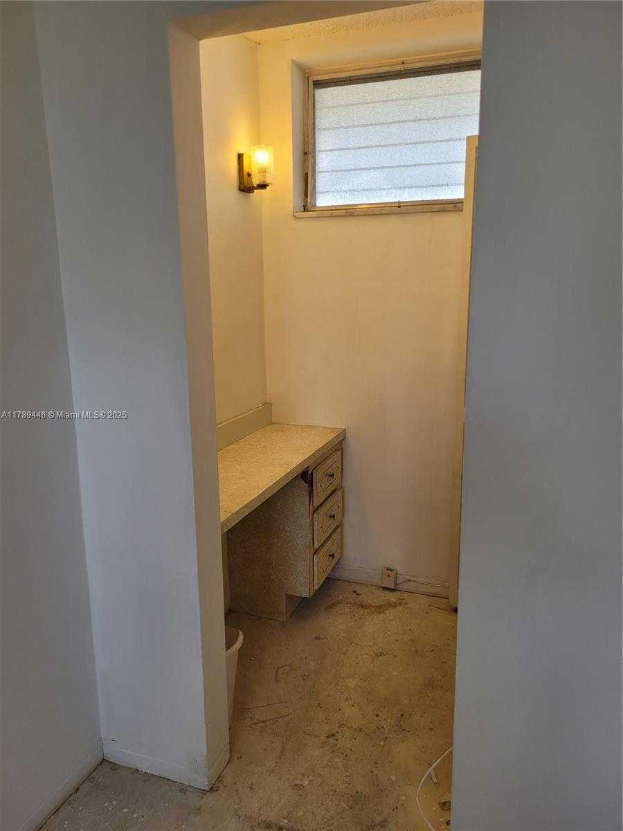Small Image of 2930 POINT EAST DR #E603, Aventura Number 52