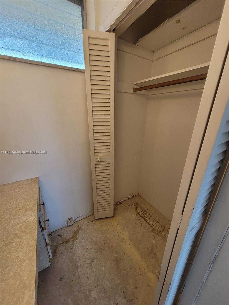 Small Image of 2930 POINT EAST DR #E603, Aventura Number 53