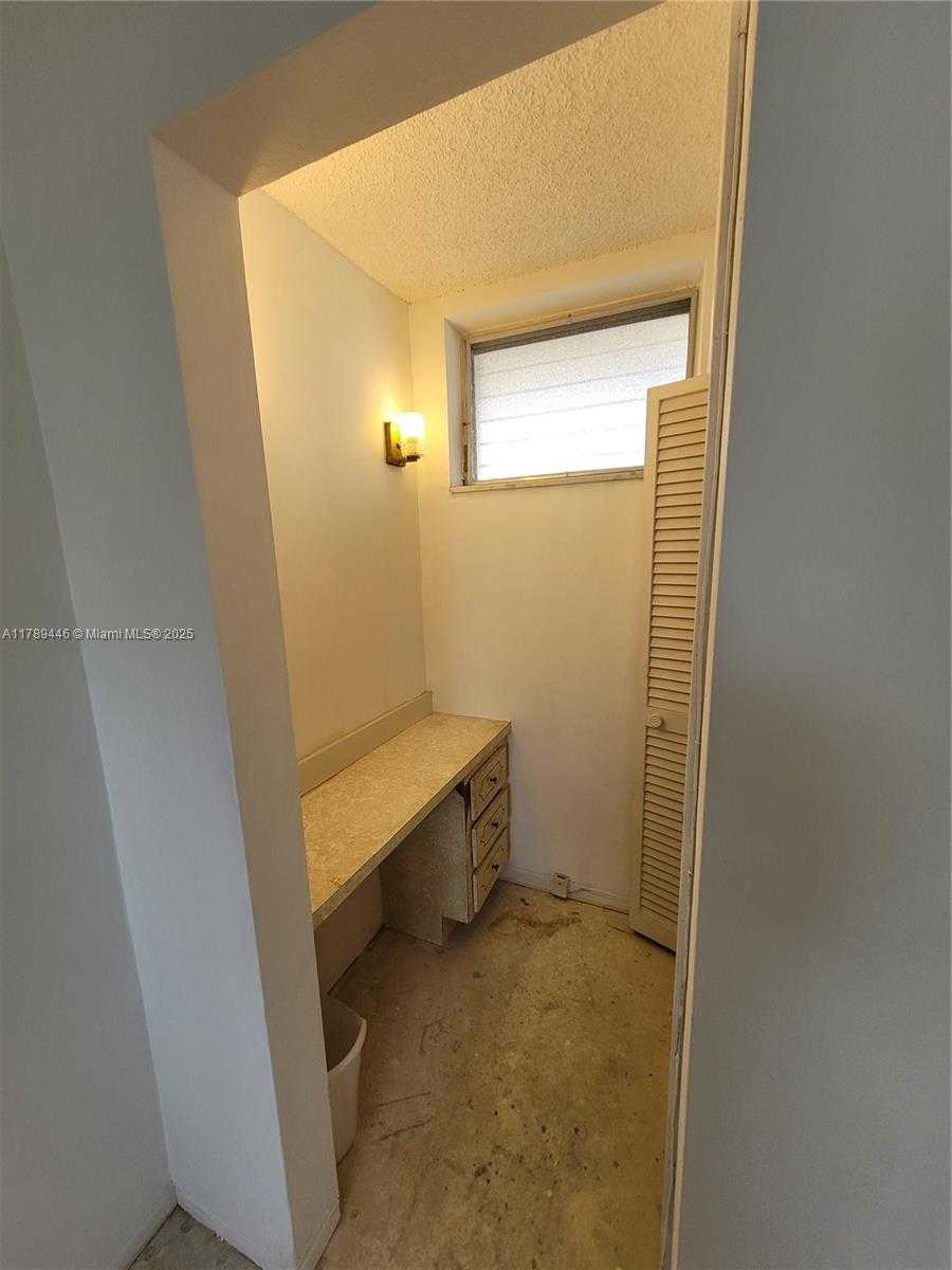 Small Image of 2930 POINT EAST DR #E603, Aventura Number 54