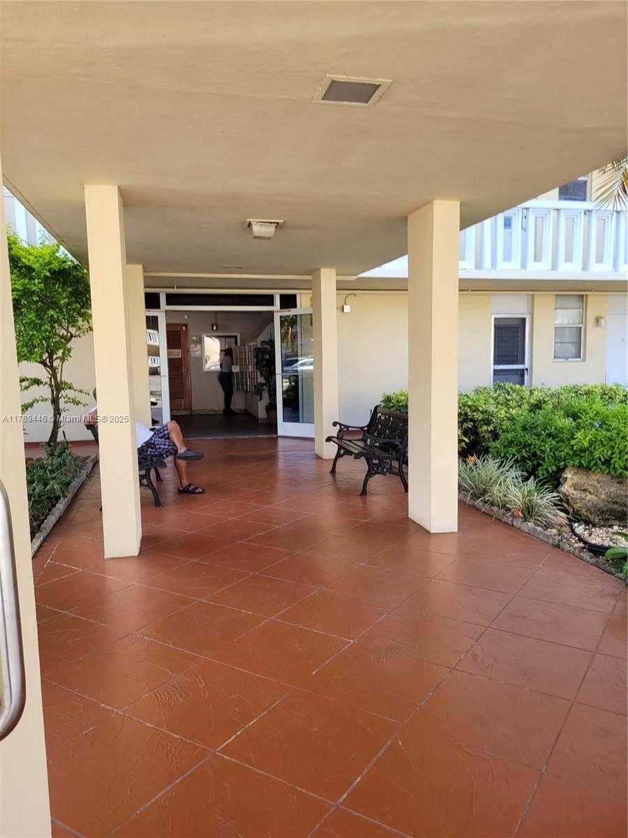 Small Image of 2930 POINT EAST DR #E603, Aventura Number 6
