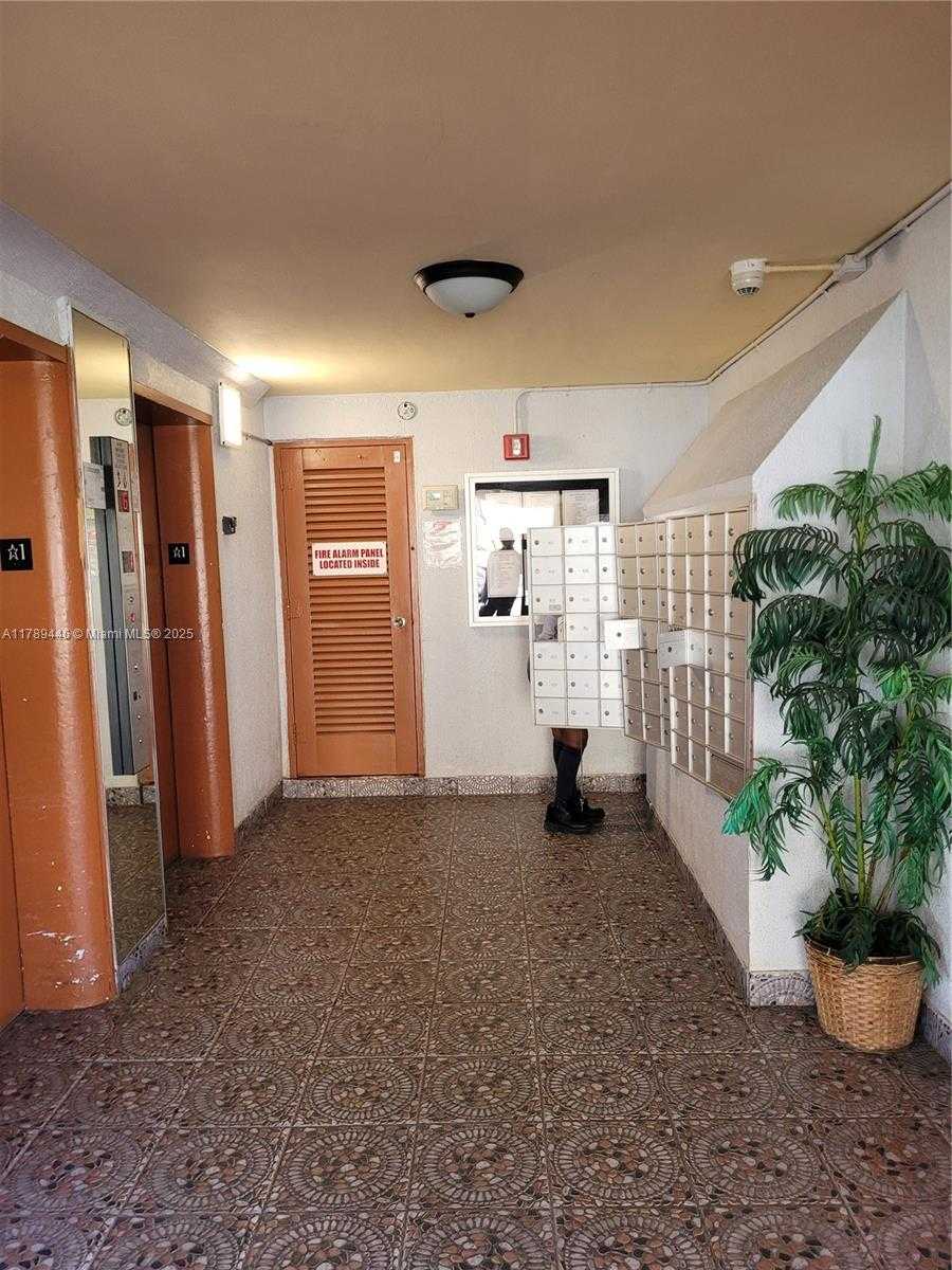 Small Image of 2930 POINT EAST DR #E603, Aventura Number 7