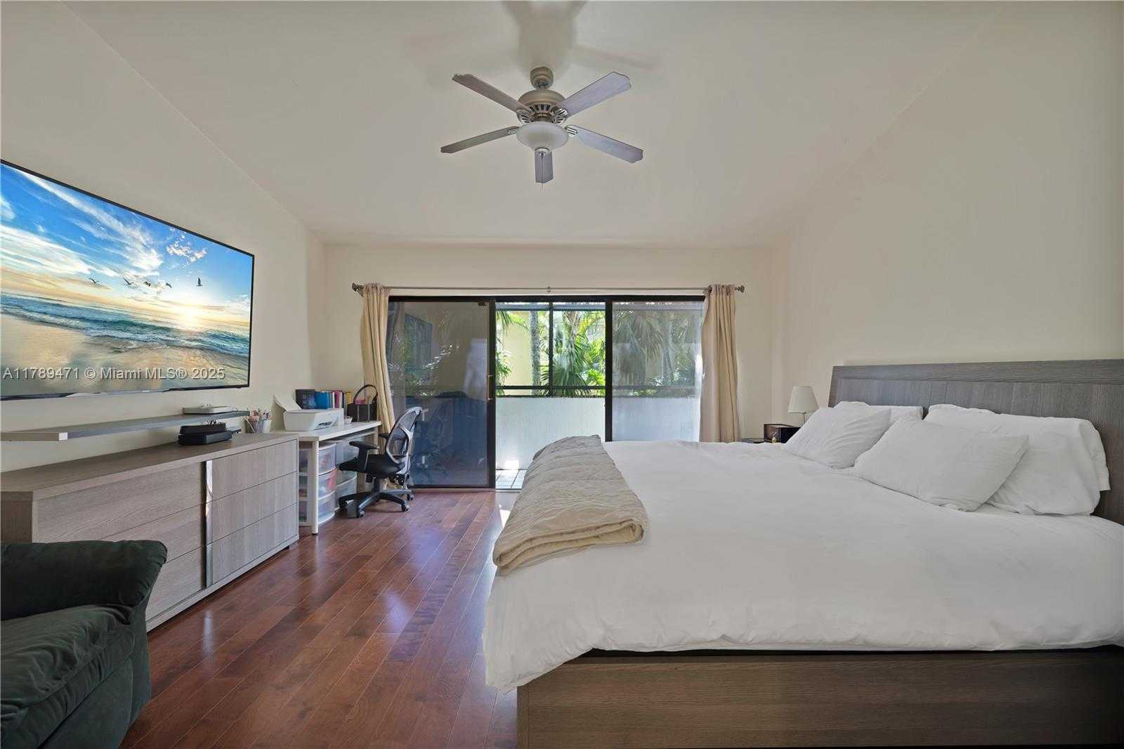 Small Image of 3510 MAGELLAN CIR #726, Aventura Number 13