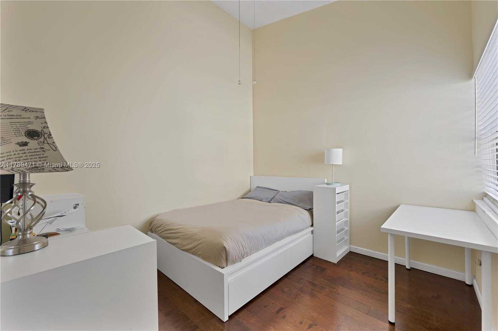 Small Image of 3510 MAGELLAN CIR #726, Aventura Number 16