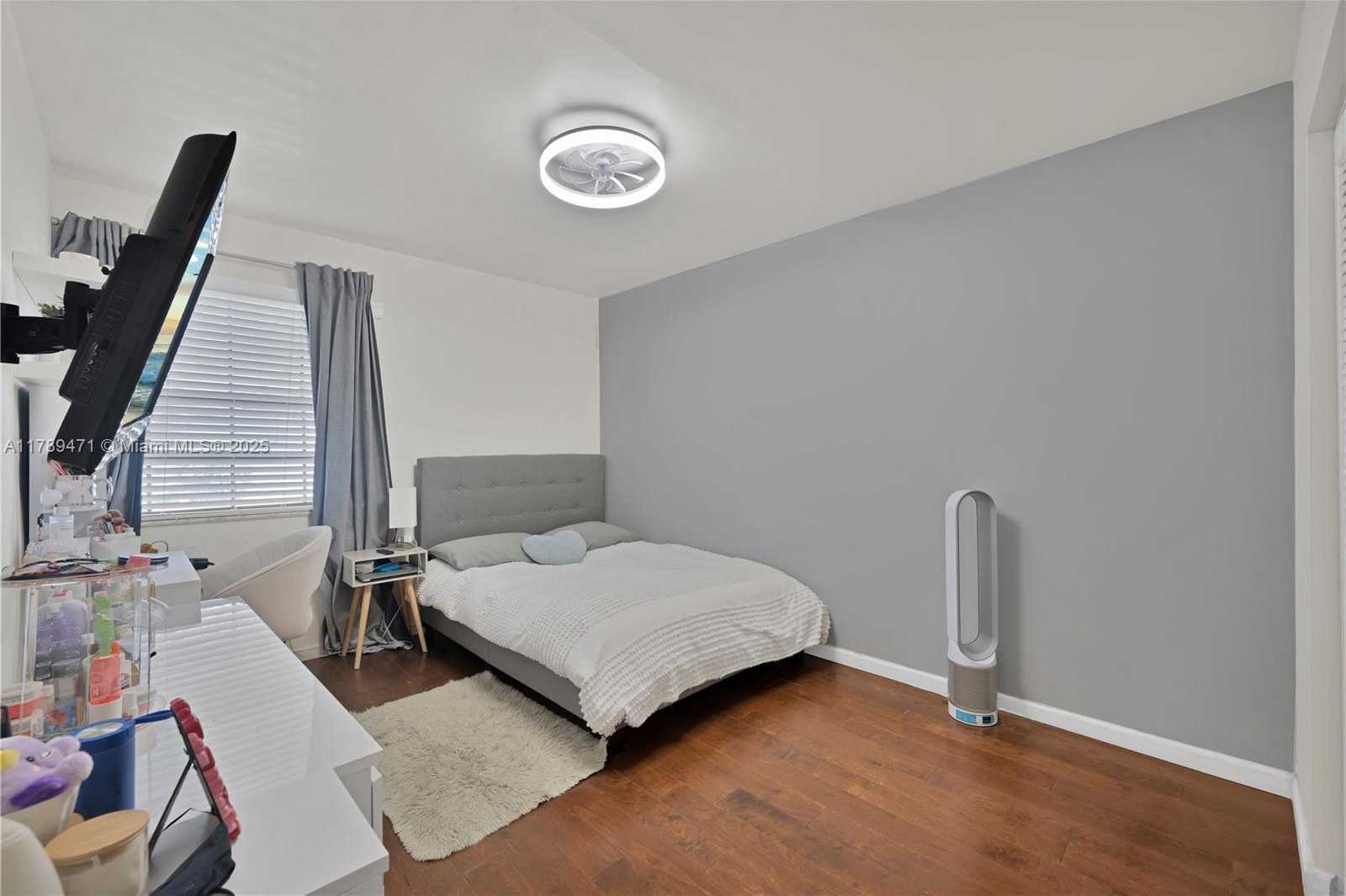 Small Image of 3510 MAGELLAN CIR #726, Aventura Number 18