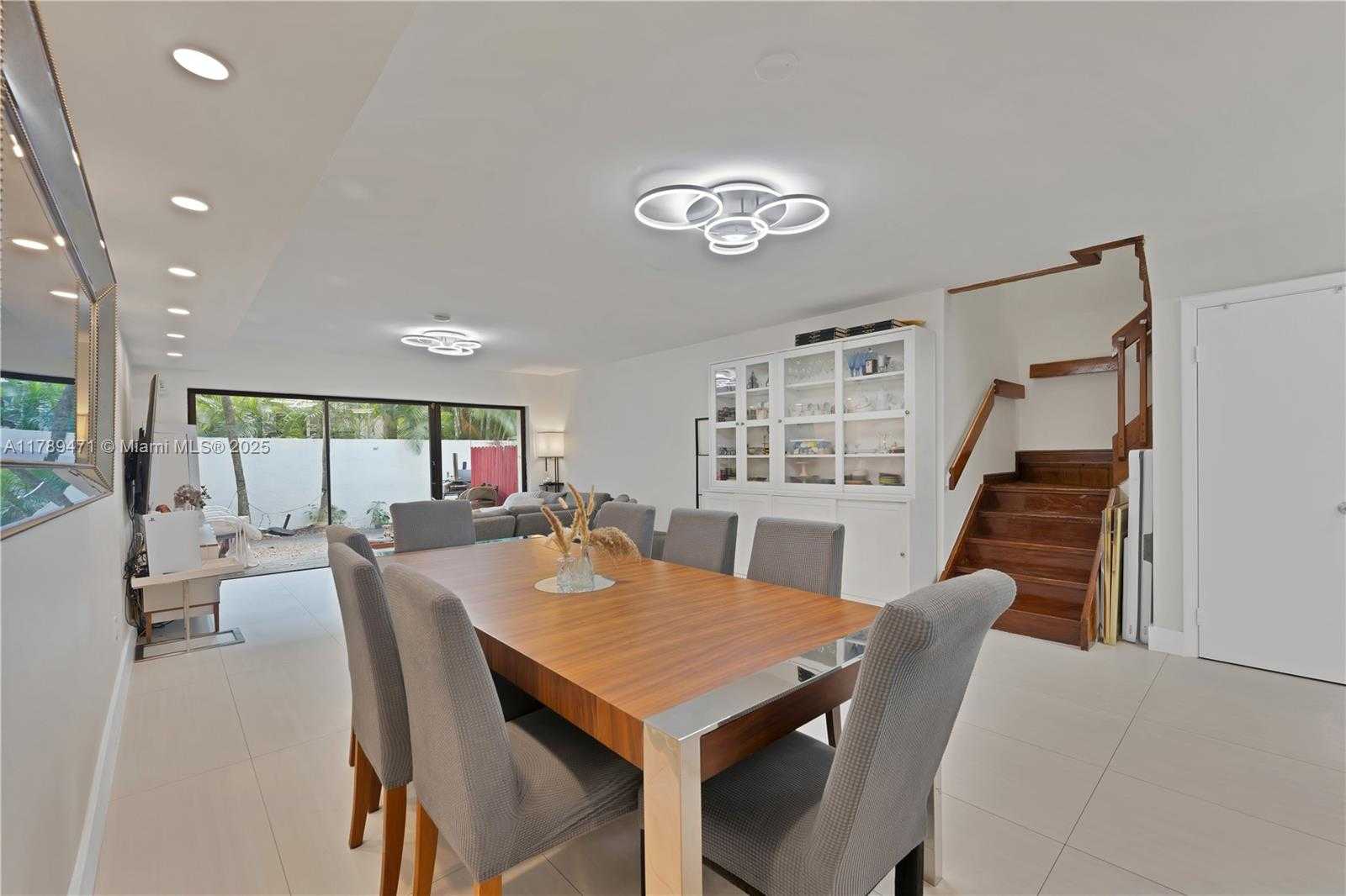 Small Image of 3510 MAGELLAN CIR #726, Aventura Number 2