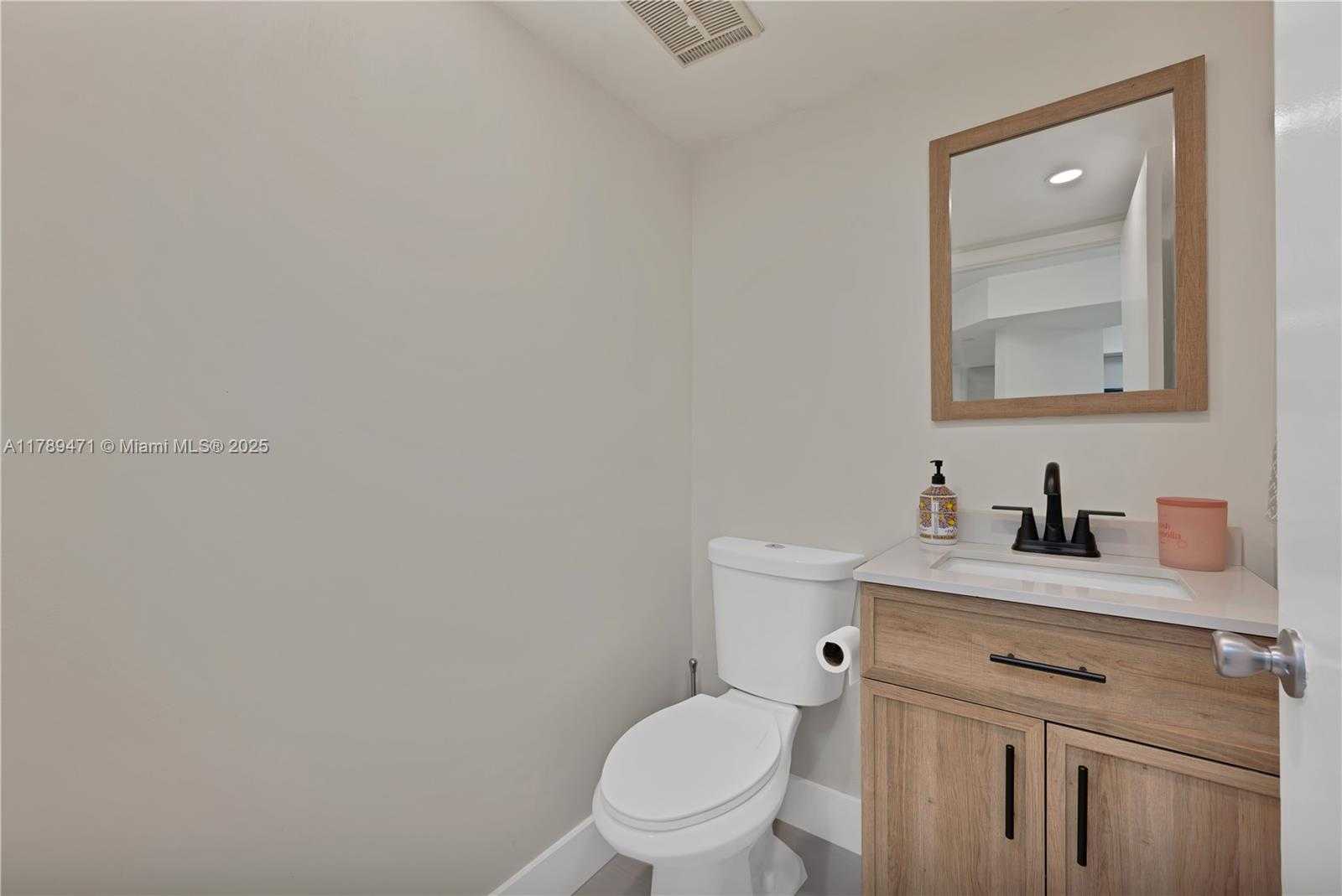 Small Image of 3510 MAGELLAN CIR #726, Aventura Number 6