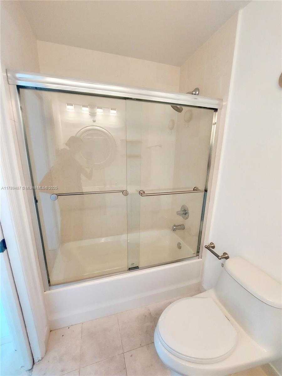Small Image of 60 SOUTH WEST 13TH ST #5013, Miami Number 17