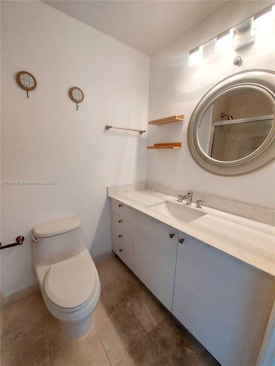 Small Image of 60 SOUTH WEST 13TH ST #5013, Miami Number 18