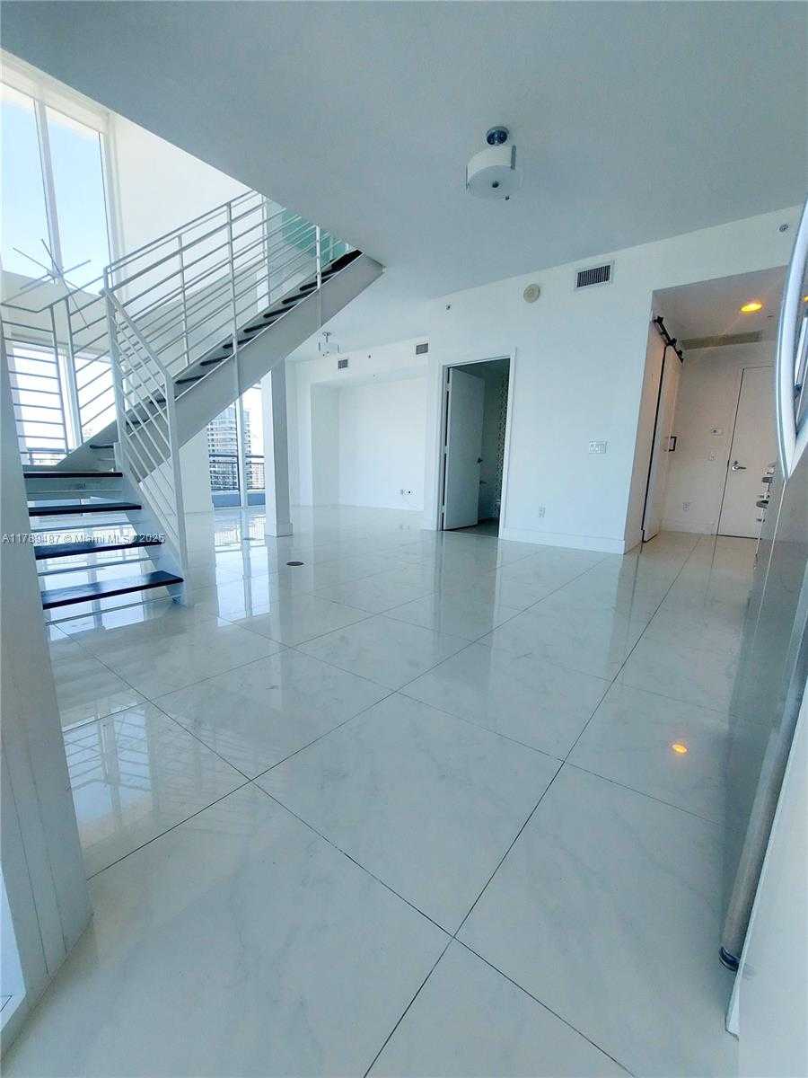 Small Image of 60 SOUTH WEST 13TH ST #5013, Miami Number 30