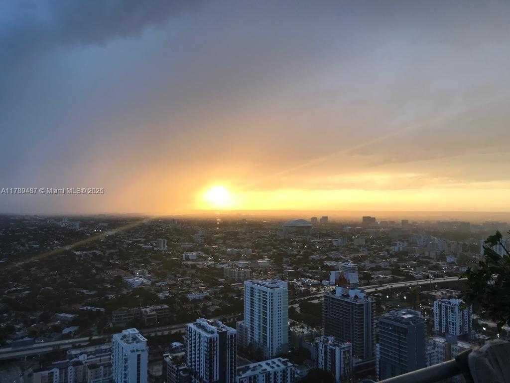 Small Image of 60 SOUTH WEST 13TH ST #5013, Miami Number 5