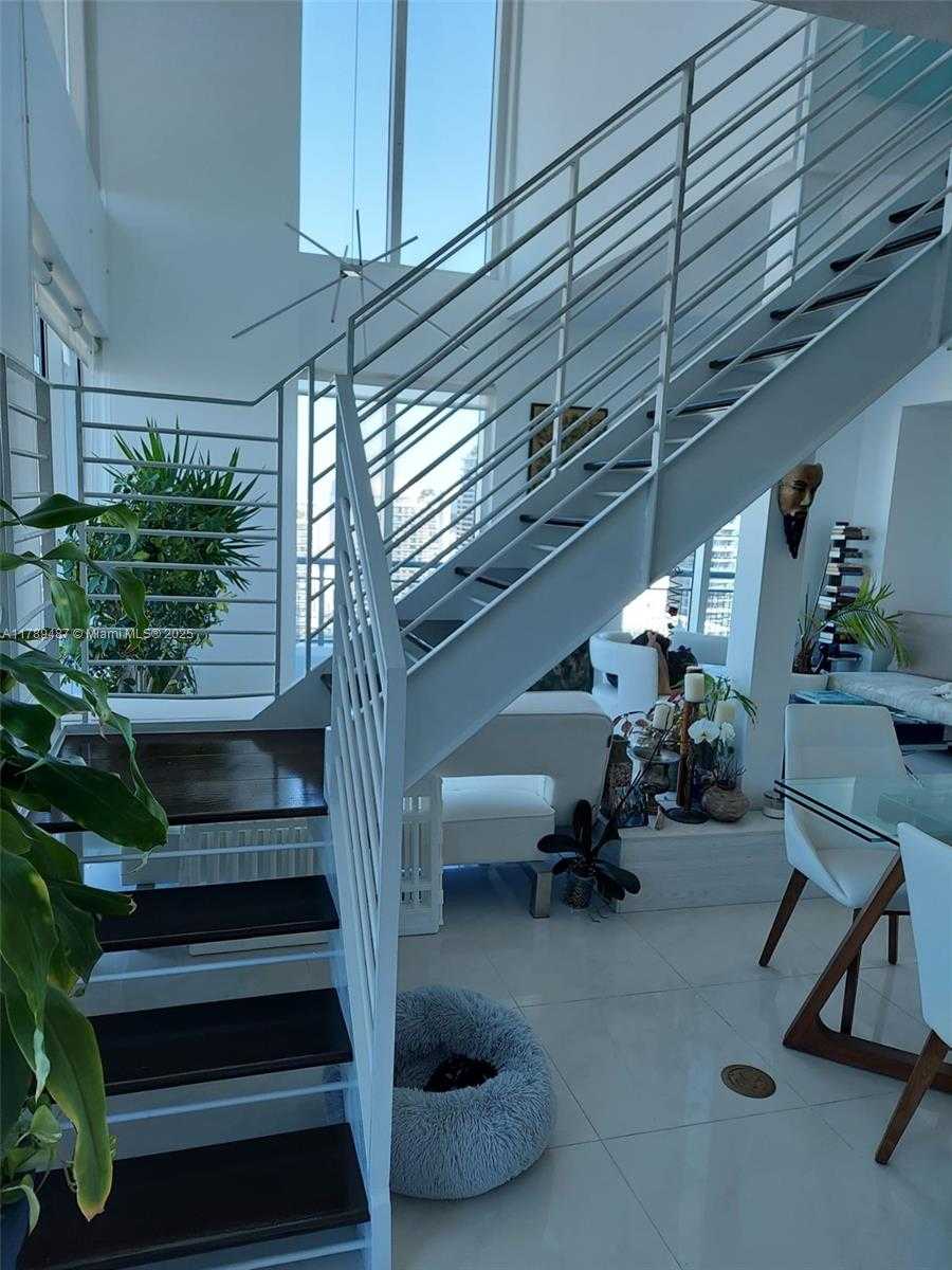 Small Image of 60 SOUTH WEST 13TH ST #5013, Miami Number 9