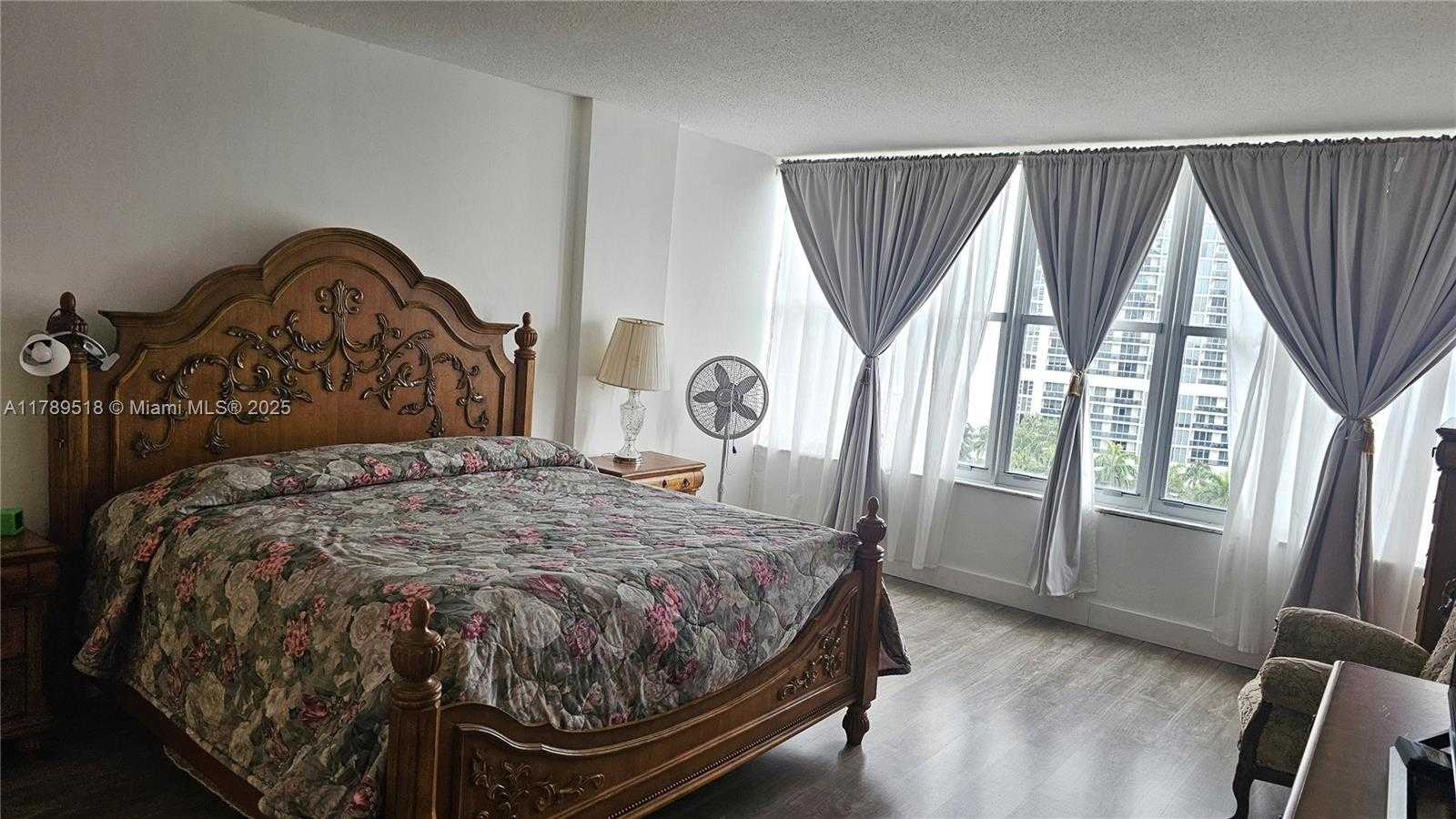 Small Image of 1825 SOUTH OCEAN DR #PH-9, Hallandale Beach Number 21