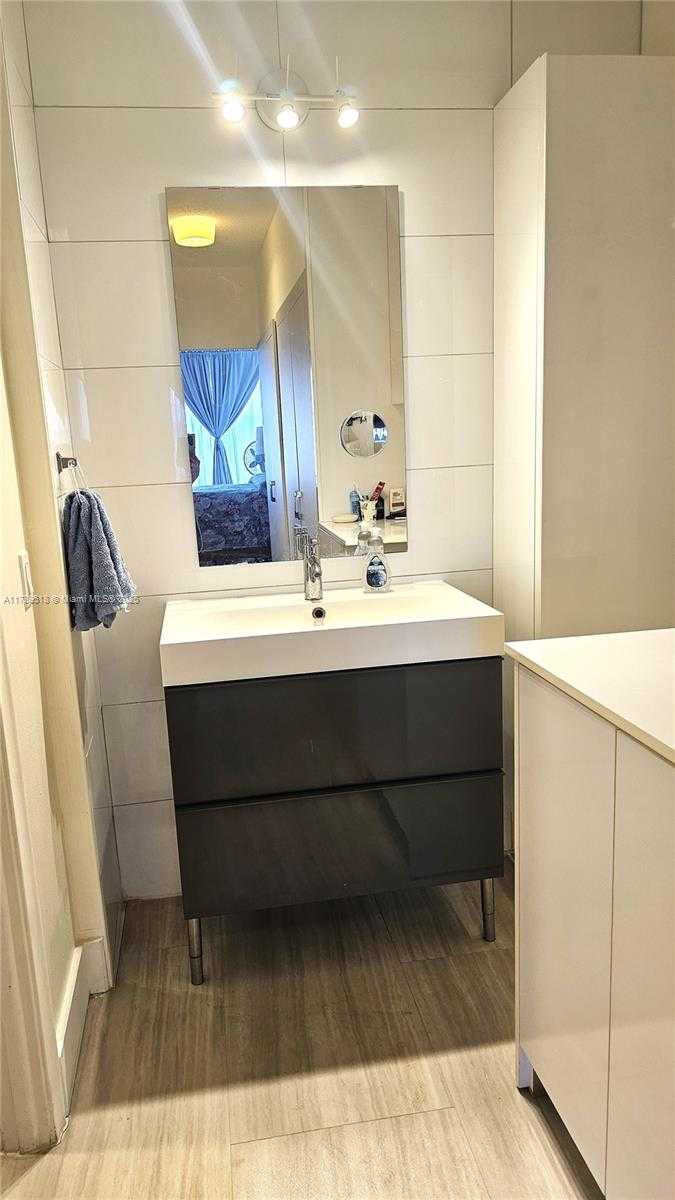 Small Image of 1825 SOUTH OCEAN DR #PH-9, Hallandale Beach Number 25